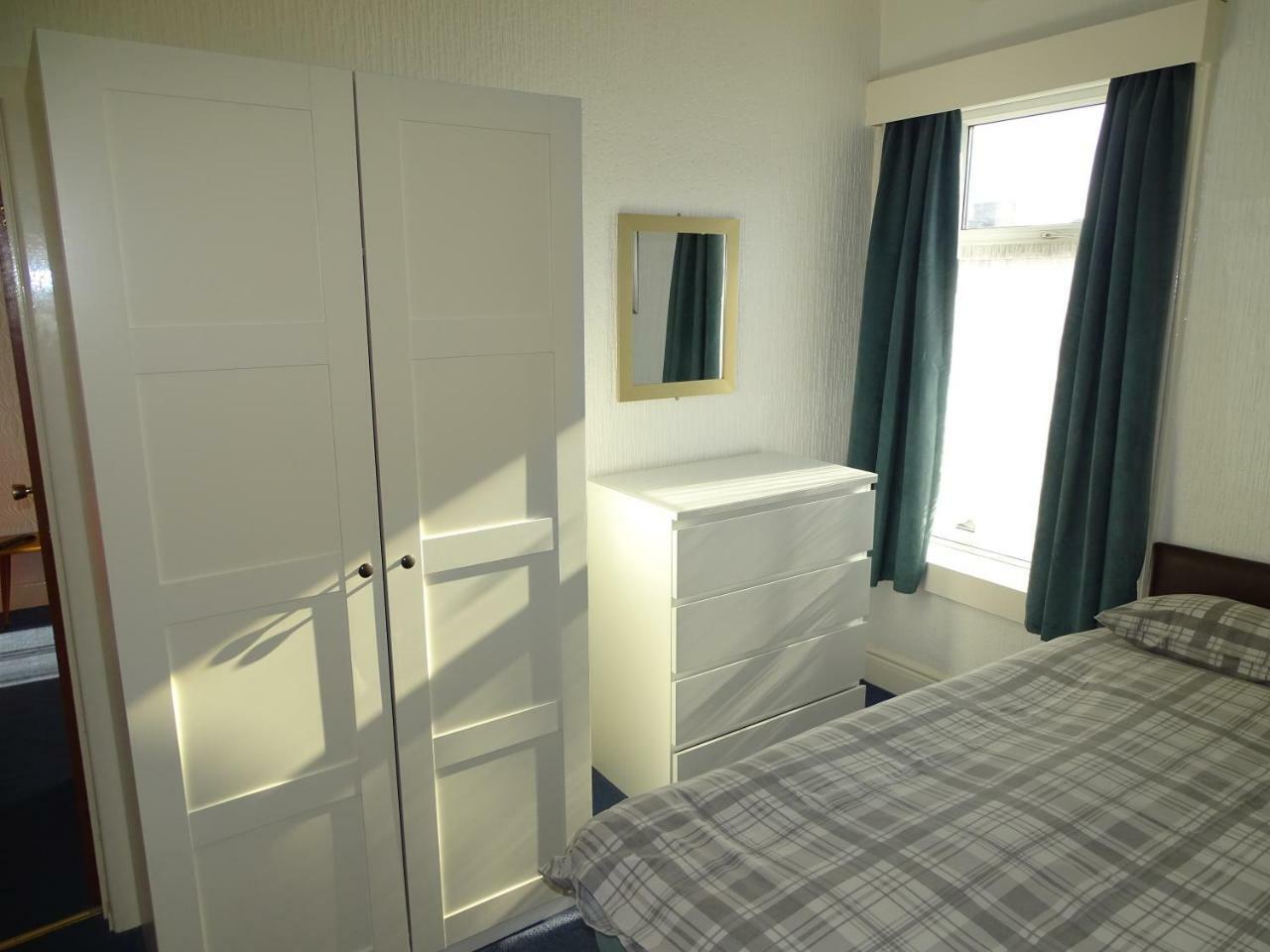 Beeton Villas Holiday Apartments Blackpool Ngoại thất bức ảnh